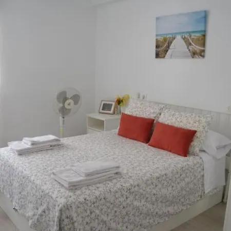 Cozy And Well Connected Apartment Seville Exterior photo